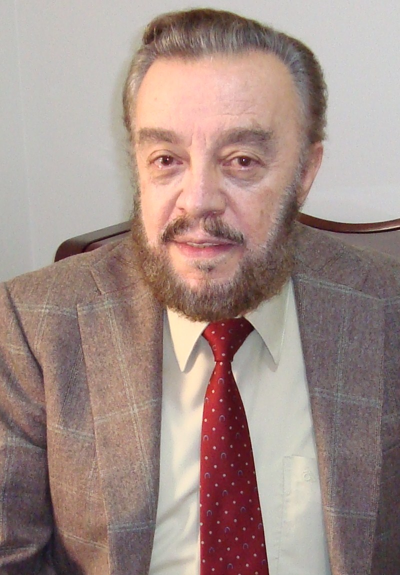 Dr. César de la Cerda